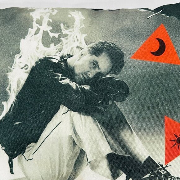 Panic! at the Disco Viva Las Vengeance Tour NYC MSG 2022 RARE VIP Lounge Pillow - Picture 4 of 5